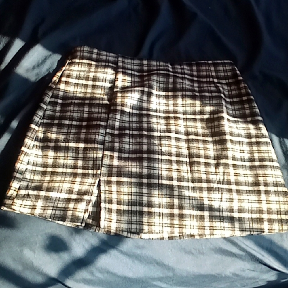A very cute and preppy short skirt for little 7/8 year olds.💕
